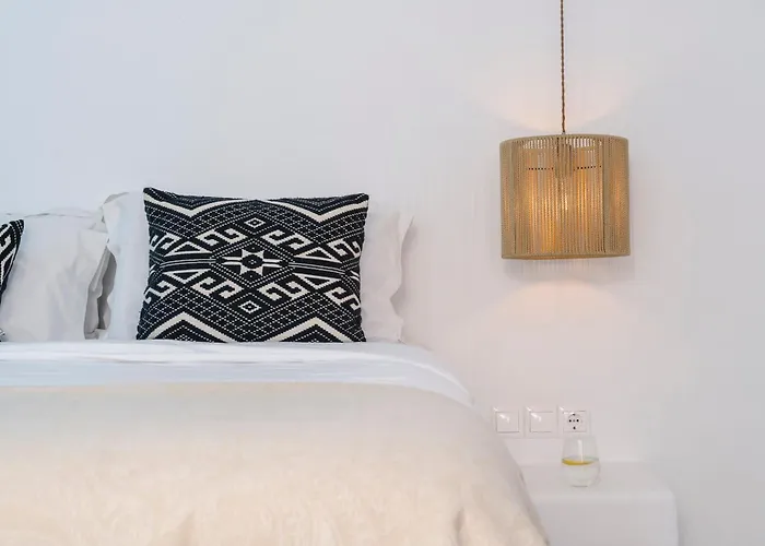 Paoli - Private Pool, Sea View & Jacuzzi Mykonos Town