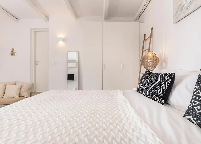 Paoli - Private Pool, Sea View & Jacuzzi *