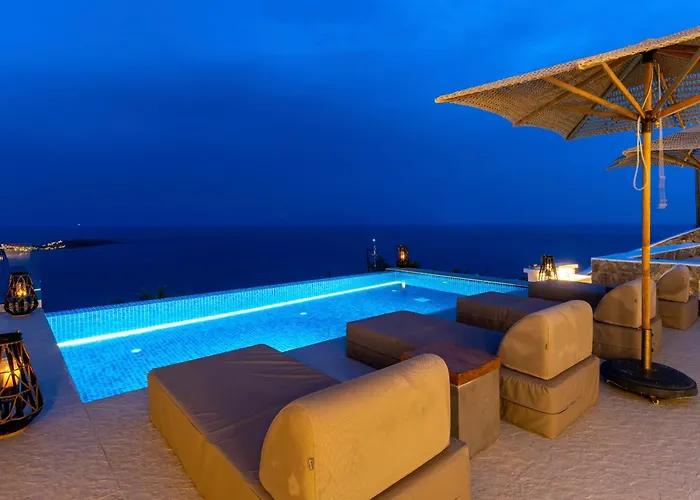 Paoli - Private Pool, Sea View & Jacuzzi Villa Mykonos Town