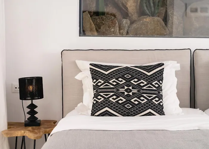 Paoli - Private Pool, Sea View & Jacuzzi Mykonos Town